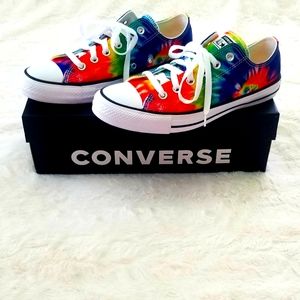 Tie dye Converse